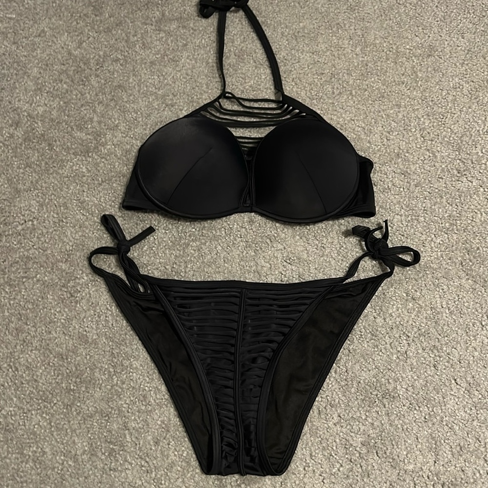 Victoria’s Secret Strappy Bikini (34D Top, Large Bottoms)